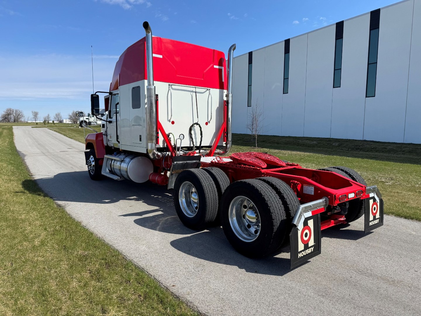 Used 2023 Mack Pinnacle - image 4